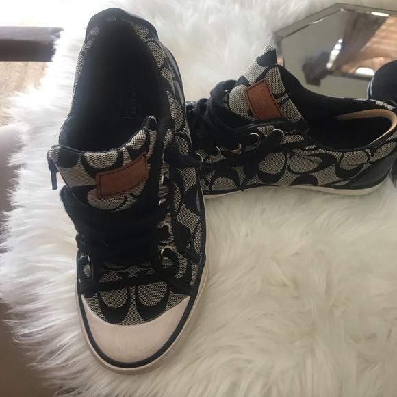 Shoes - Nine coach